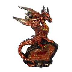 Drache auf Kristallstein