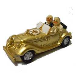 Goldene Hochzeit - Brautpaar im Auto