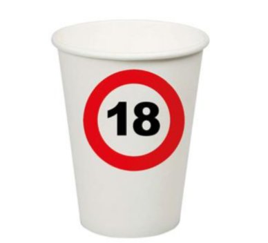 Becher mit Zahl 18 im Verkehrsschilddesign