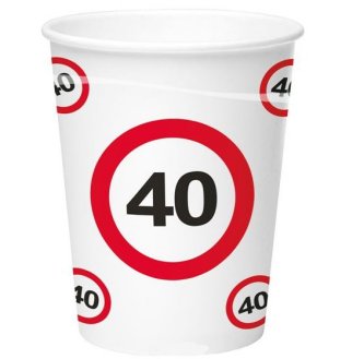 Becher mit Zahl 40 im Verkehrsschilddesign