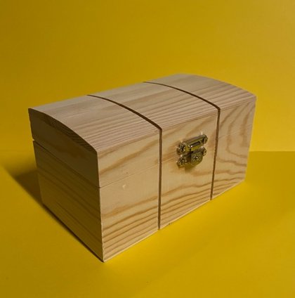 Schatztruhe aus Holz mit Verschlu