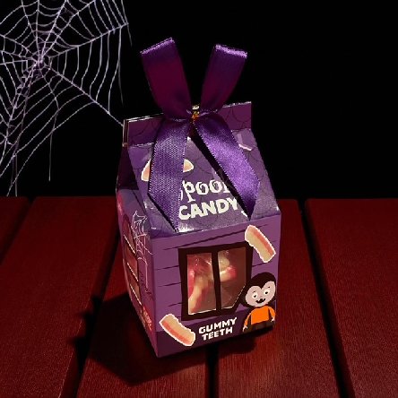 Spukhaus gefllt mit kleinen Vampirgebissen